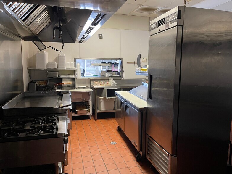 More Photos Of 15409 W Greenway Rd, Surprise Storefront For Lease