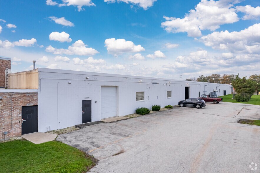 More Photos Of W57N14363 Doerr Way, Cedarburg Manufacturing For Lease