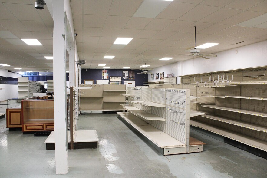 More Photos Of 800 Box Butte Ave, Hemingford General Retail For Sale