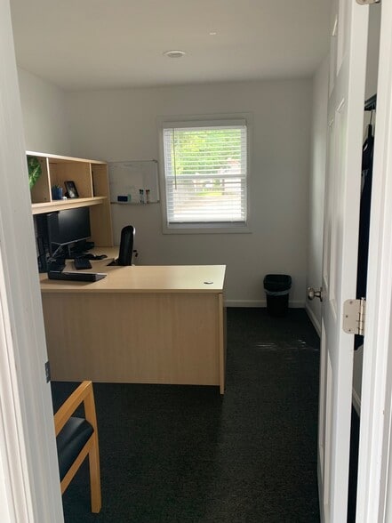 More Photos Of 1155 Newport Ave, Pawtucket Medical For Sale