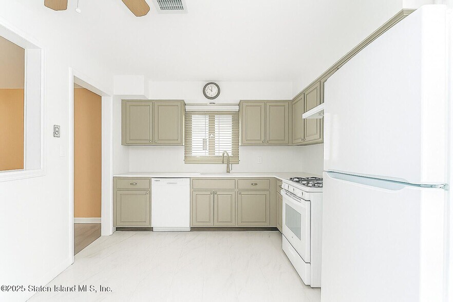 More Photos Of 54 Preston Ave, Staten Island Healthcare For Sale