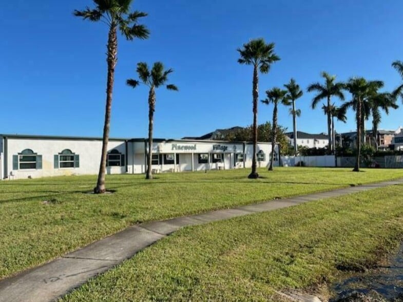 More Photos Of 10441 Gandy Blvd N, Saint Petersburg Manufactured Housing Mobile Home Park For Sale