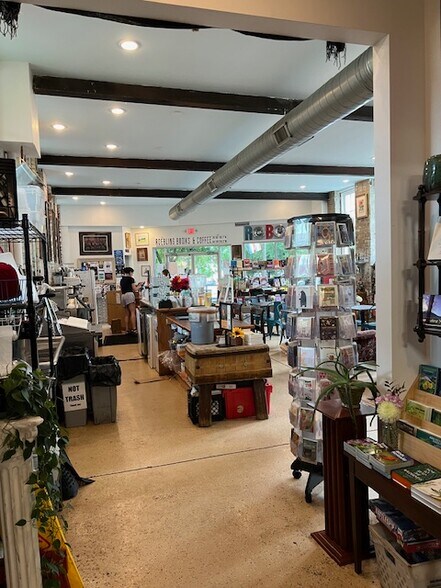 More Photos Of 601 Overton St, Newport Storefront Retail Residential For Sale