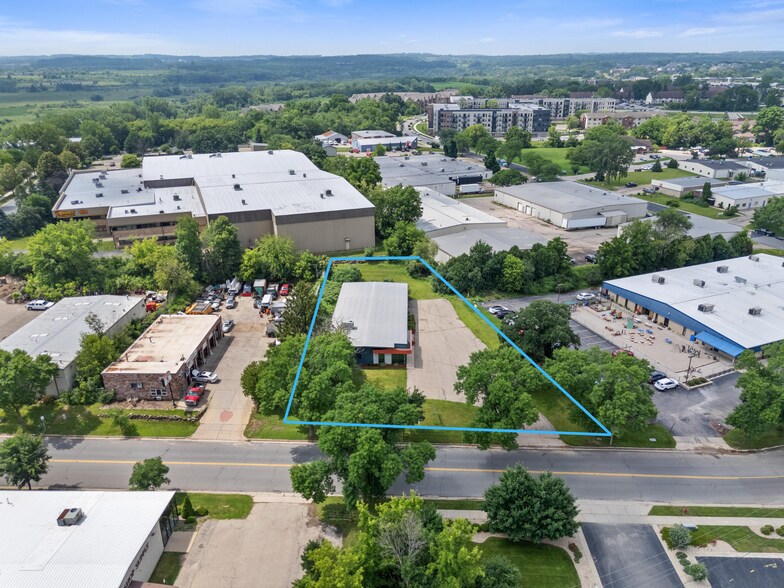 More Photos Of 1225 Greenway Cross, Madison Flex For Sale