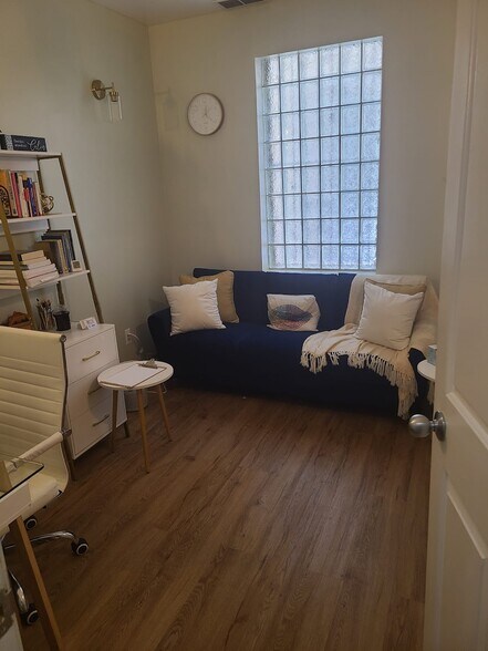 More Photos Of 516 51st St, West New York Office Residential For Lease