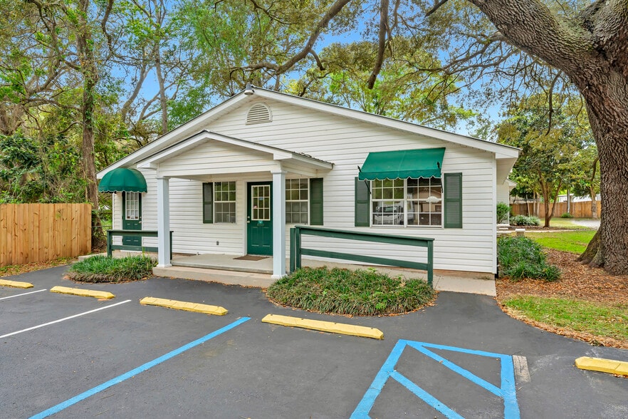 More Photos Of 12440 Magnolia Ave, Magnolia Springs Office For Lease