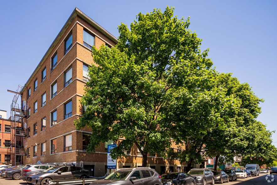 More Photos Of 7275 Rue Saint-Urbain, Montréal Office For Sale