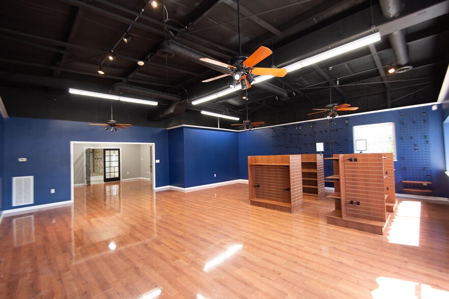 More Photos Of 2934 Ocean Gtwy, Cambridge Freestanding For Sale