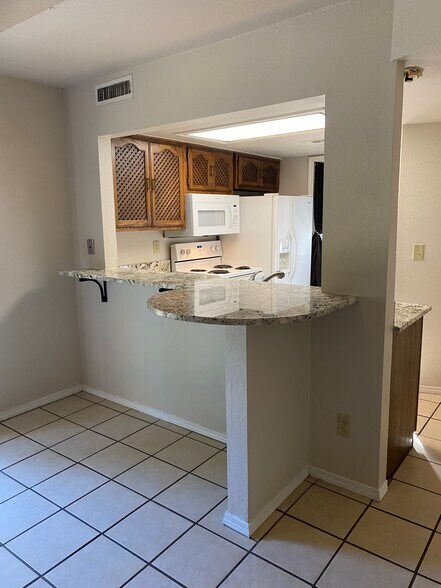 More Photos Of 4 Grand Lake Dr, Afton Apartments For Sale