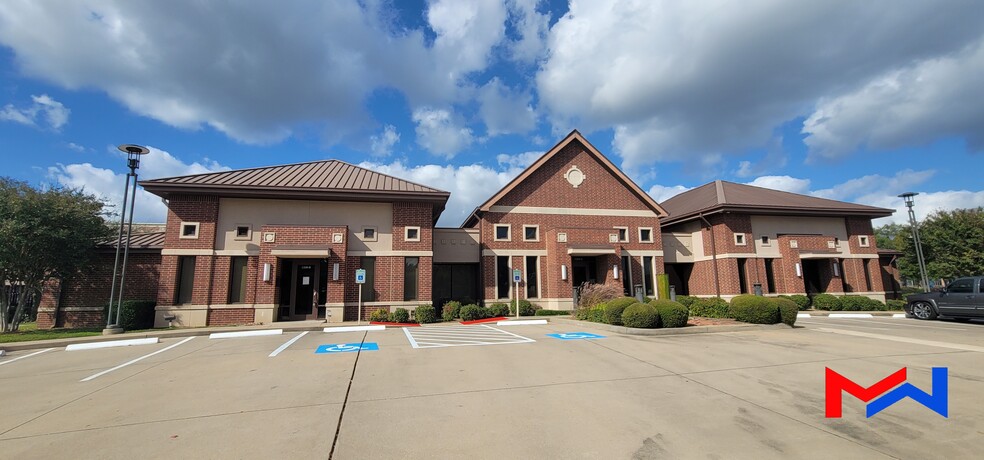 Primary Photo Of 1208 Highway 6, Sugar Land Medical For Lease