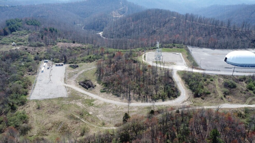 More Photos Of 520 Clay-Leslie Park Rd, Manchester Warehouse For Sale