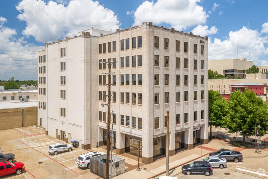 More Photos Of 140 E Tyler St, Longview Office For Lease