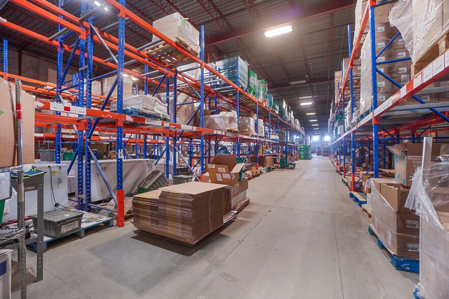 More Photos Of 4580-4610 Hickmore, Montréal Industrial For Lease