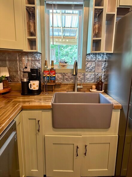 More Photos Of 4265 Goose Point Rd, Bassett Marina For Sale