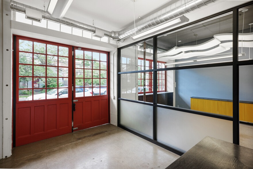 More Photos Of 1122 Rogers St, Louisville Police Fire Station For Sale