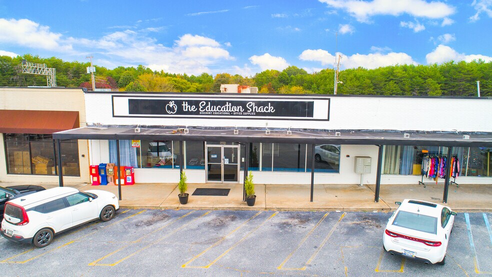 More Photos Of 2021-2025 E Main St, Easley Storefront For Lease