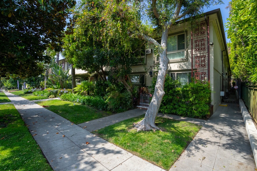 More Photos Of 1633 N Laurel Ave, Los Angeles Apartments For Sale