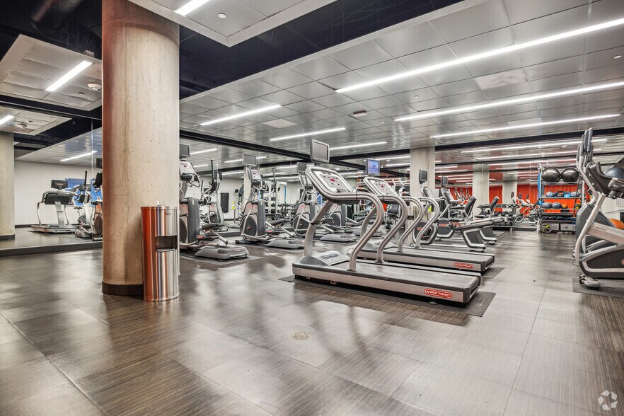 More Photos Of 1177 Market St, San Francisco Unknown For Lease