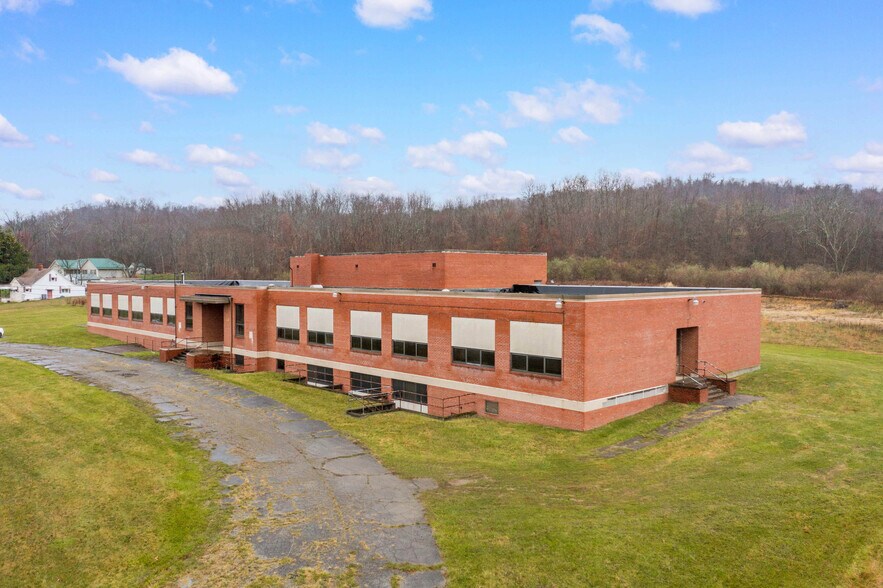 More Photos Of 838 Joffre Cherry Valley Rd, Burgettstown Self Storage For Sale