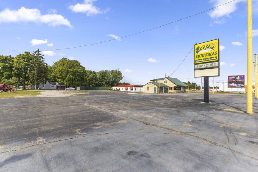 Primary Photo Of 5436 S Cedar St, Lansing Auto Dealership For Lease