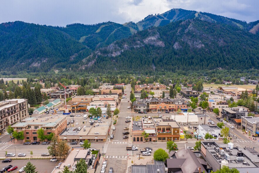 More Photos Of 200 N Main St, Ketchum Restaurant For Lease