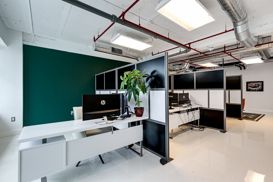 More Photos Of 14 NE 1st Ave, Miami Office For Sale