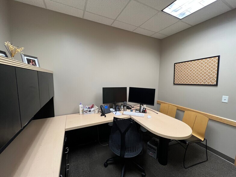More Photos Of 8711 Windsor Pky, Johnston Office For Sale
