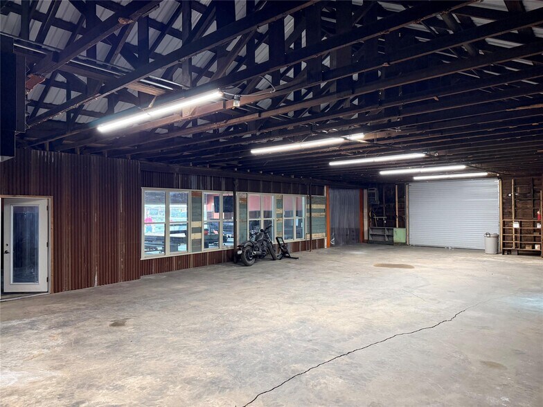 More Photos Of 1309 Conrad Hilton Blvd, Cisco Auto Repair For Sale