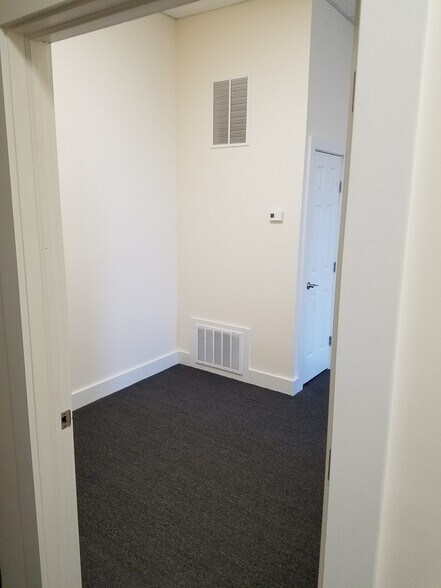 More Photos Of 29 E Market St, Corning Office Residential For Lease