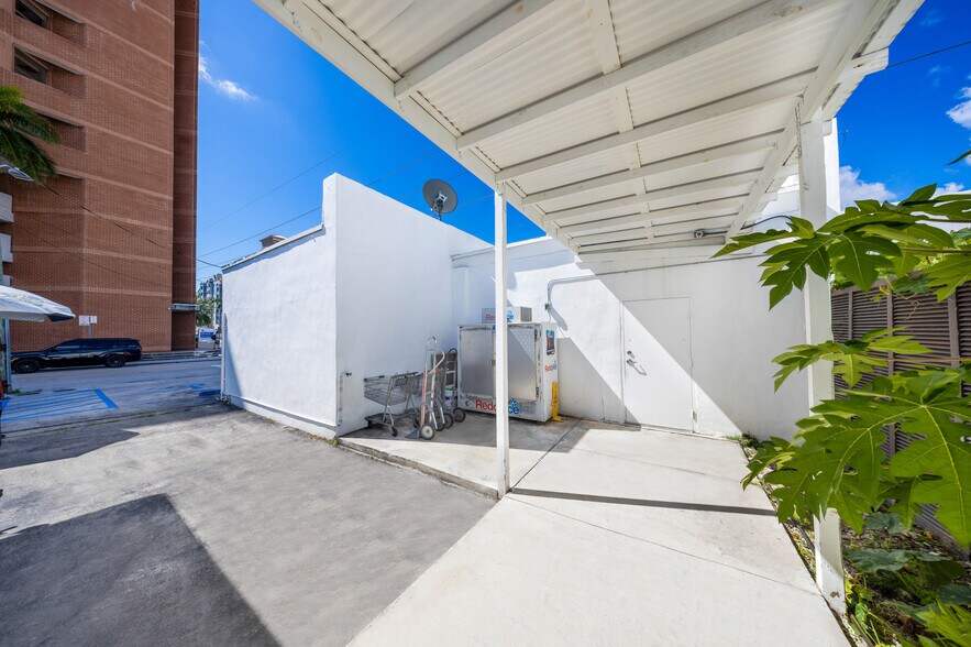 More Photos Of 2597 SW 37th Ave, Miami Storefront Retail Residential For Sale