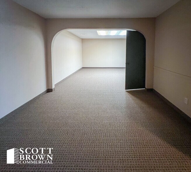 More Photos Of 10420 Plano Rd, Dallas Flex For Lease