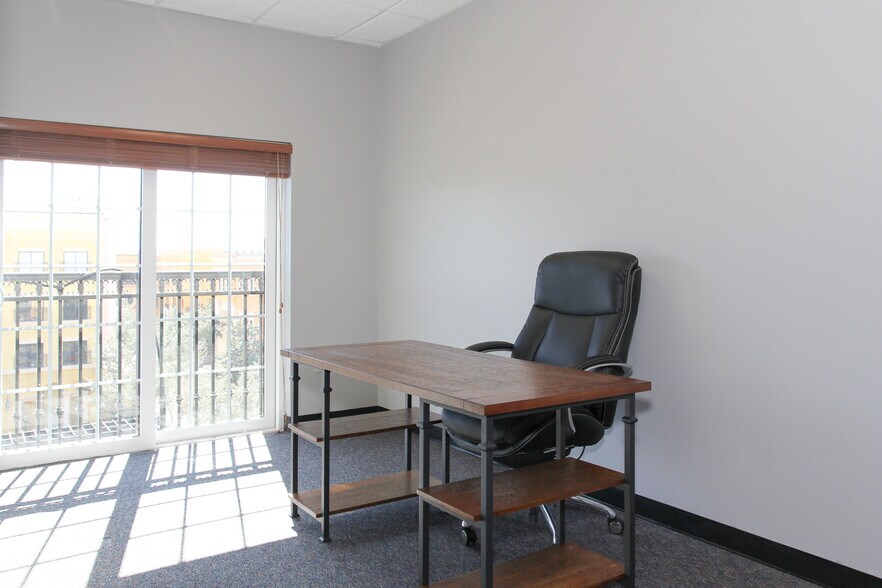 More Photos Of 2295 S Hiawassee Rd, Orlando Office For Sale
