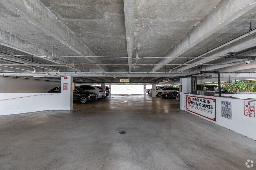 More Photos Of 4675 Ponce de Leon Blvd, Coral Gables Medical For Lease