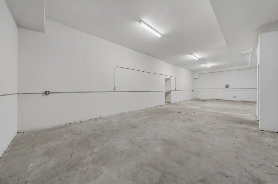 More Photos Of 586 W Avenue 28, Los Angeles Warehouse For Lease