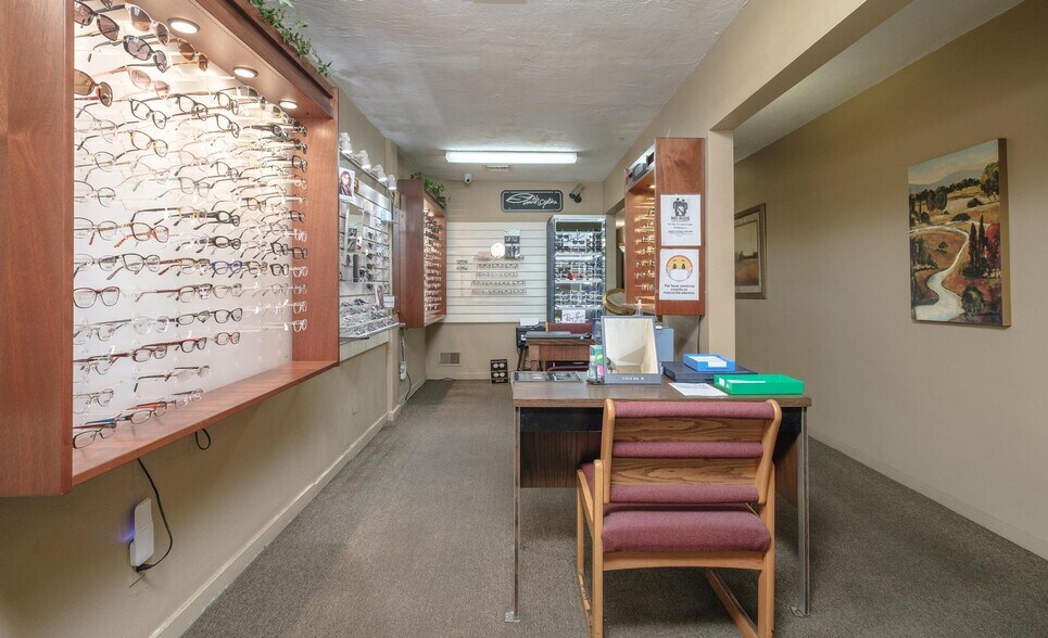 More Photos Of 810 N Avalon Blvd, Wilmington Storefront For Sale