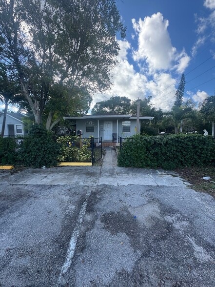 More Photos Of 611 24th ave, Hollywood Apartments For Sale