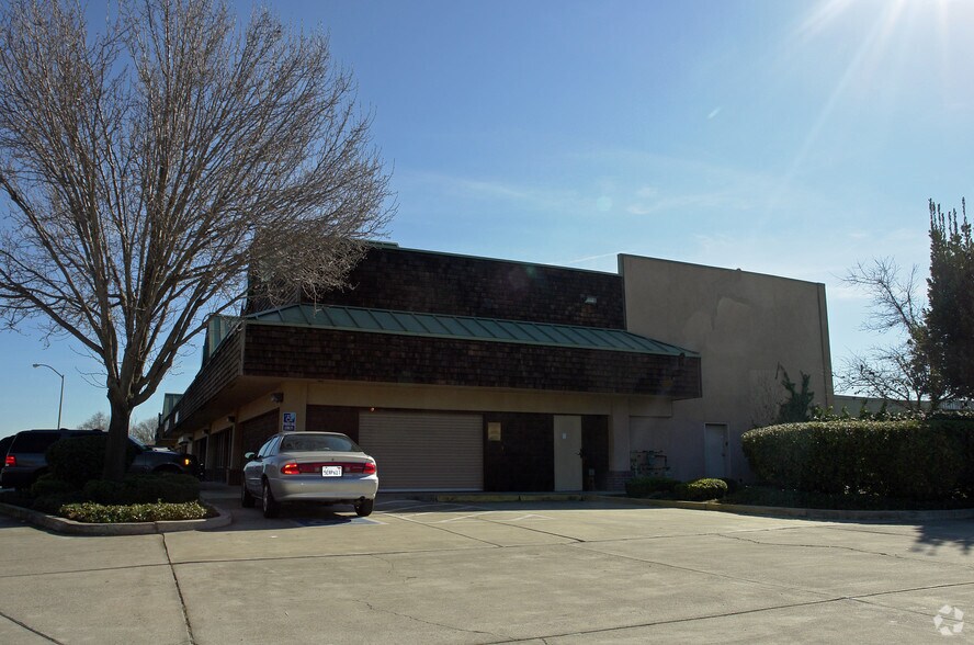 More Photos Of 8807 Thornton Rd, Stockton Storefront Retail Office For Lease
