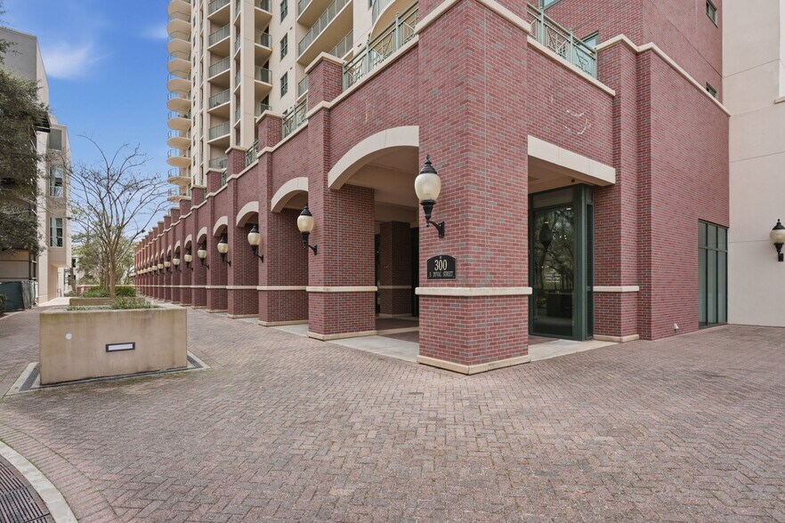 More Photos Of 300 S Duval St, Tallahassee Apartments For Sale