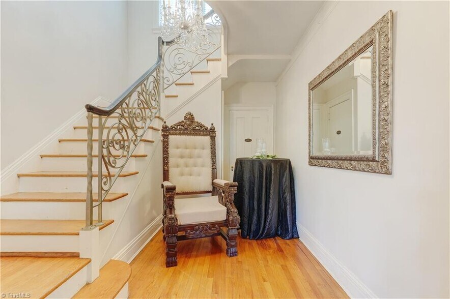 More Photos Of 17 E Main St, Thomasville Storefront Retail Office For Sale