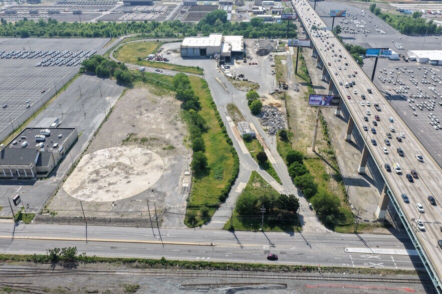 More Photos Of 2904-6 S Christopher Columbus blvd, Philadelphia Warehouse For Lease
