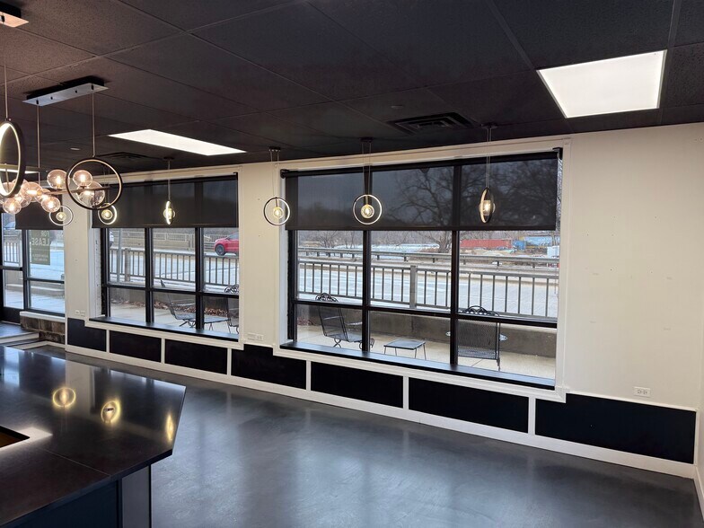 More Photos Of 109 S Bridge St, Yorkville Storefront Retail Residential For Lease