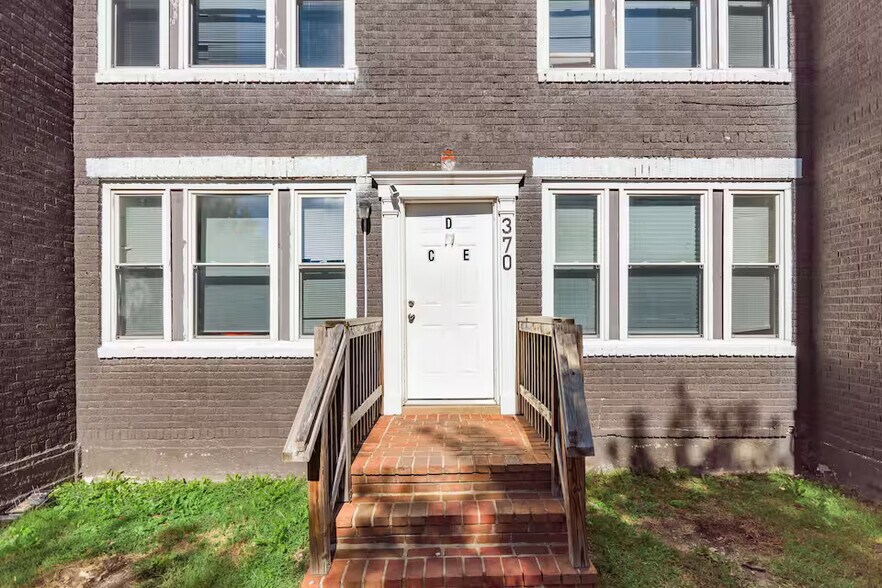 More Photos Of 370-372 Forest St, Columbus Apartments For Sale