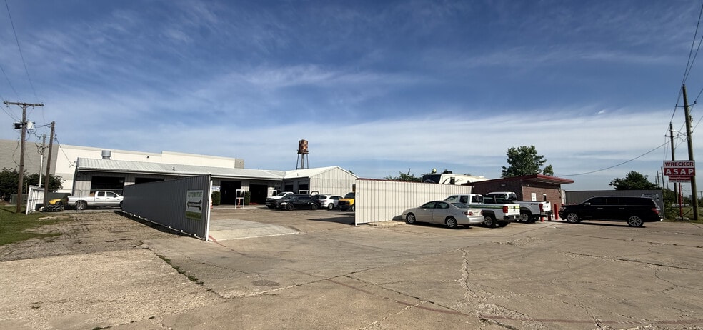 Primary Photo Of 200 S Blue Mound Rd, Fort Worth Auto Repair For Sale