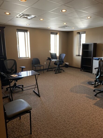 More Photos Of 20 Medical Center Dr, Jasper Medical For Lease
