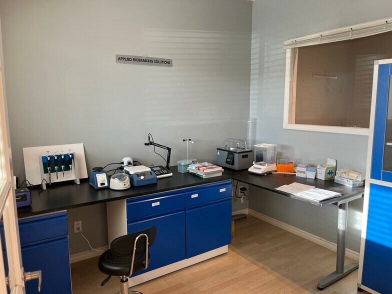 More Photos Of 2071 Kingsway Ave, Port Coquitlam Flex For Sale