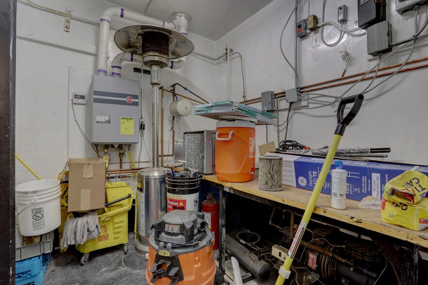 More Photos Of 3900-3910 W Colfax Ave, Denver Storefront For Lease