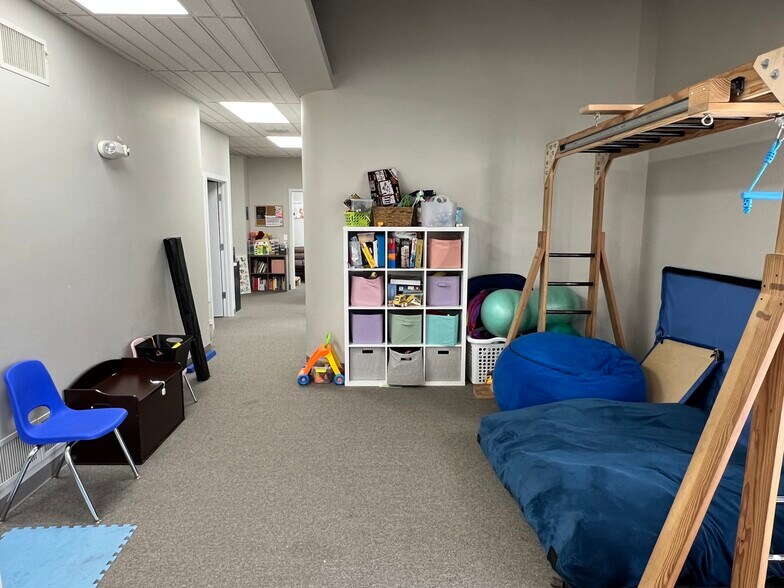 More Photos Of 2 Oakwood Park, Castle Rock Medical For Lease