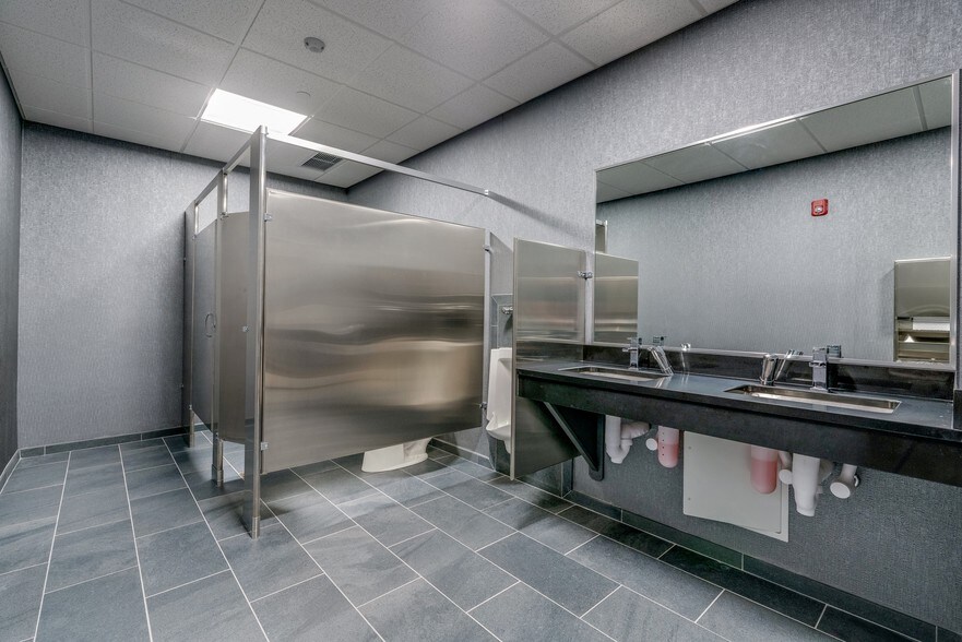 More Photos Of 7000 Brooktree Rd, Wexford Office Residential For Lease