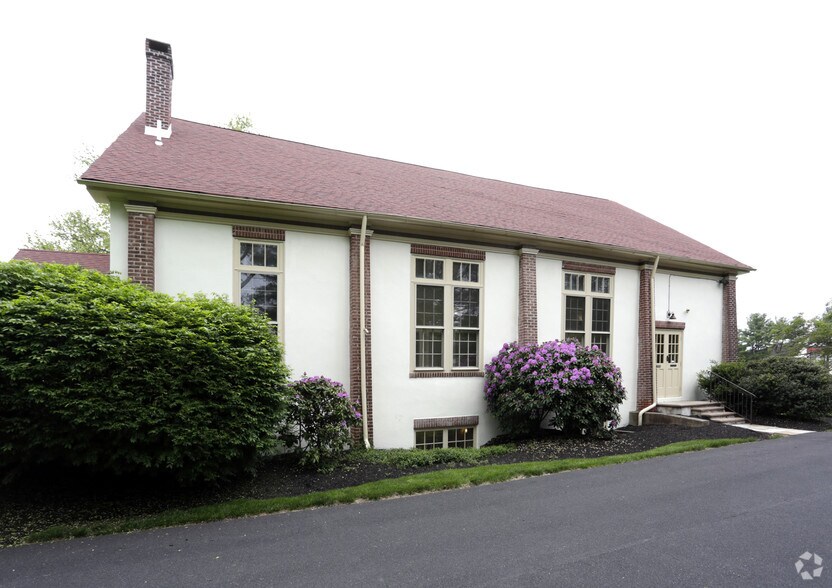 More Photos Of 1669 Edgewood Rd, Yardley Coworking Space