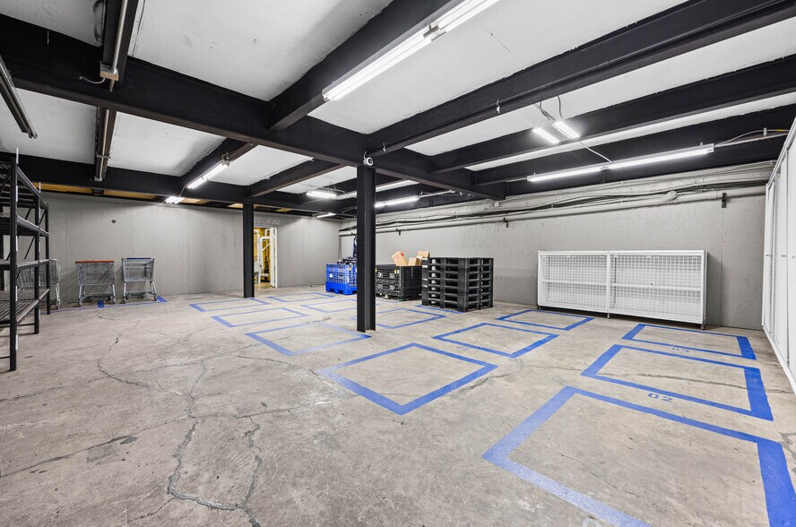 More Photos Of 227 West Ave, Albion Town Orleans Flex For Lease